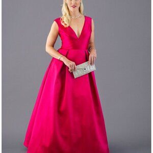 Monique Lhuillier | Deep Pink V-Neck Lace Back Gown
